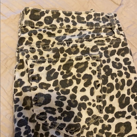 Ann Taylor loft leopard jeans size 4 - Picture 4 of 6